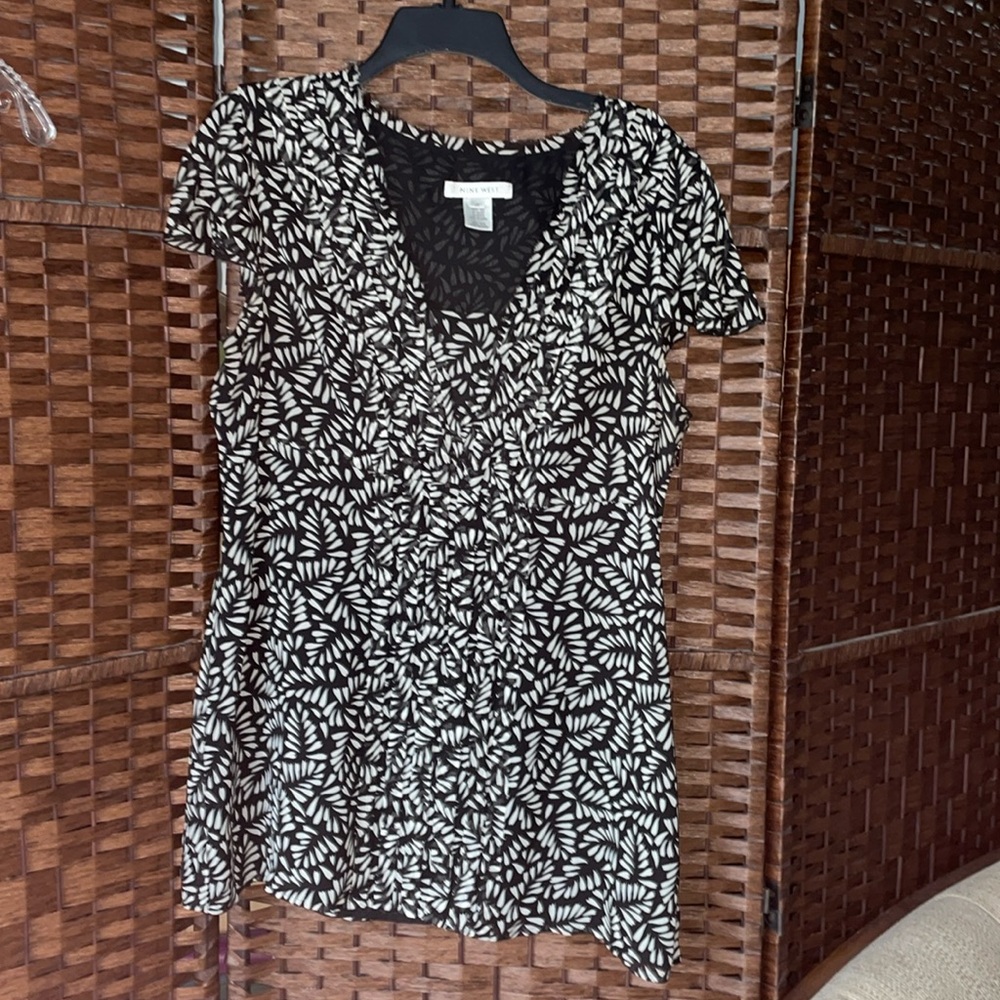 NWOT 9 west top